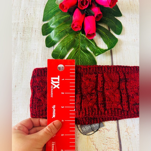 Howards Women’s Red Cable Knit Faux Fur Lined Headband One Size NWT - Picture 6 of 7